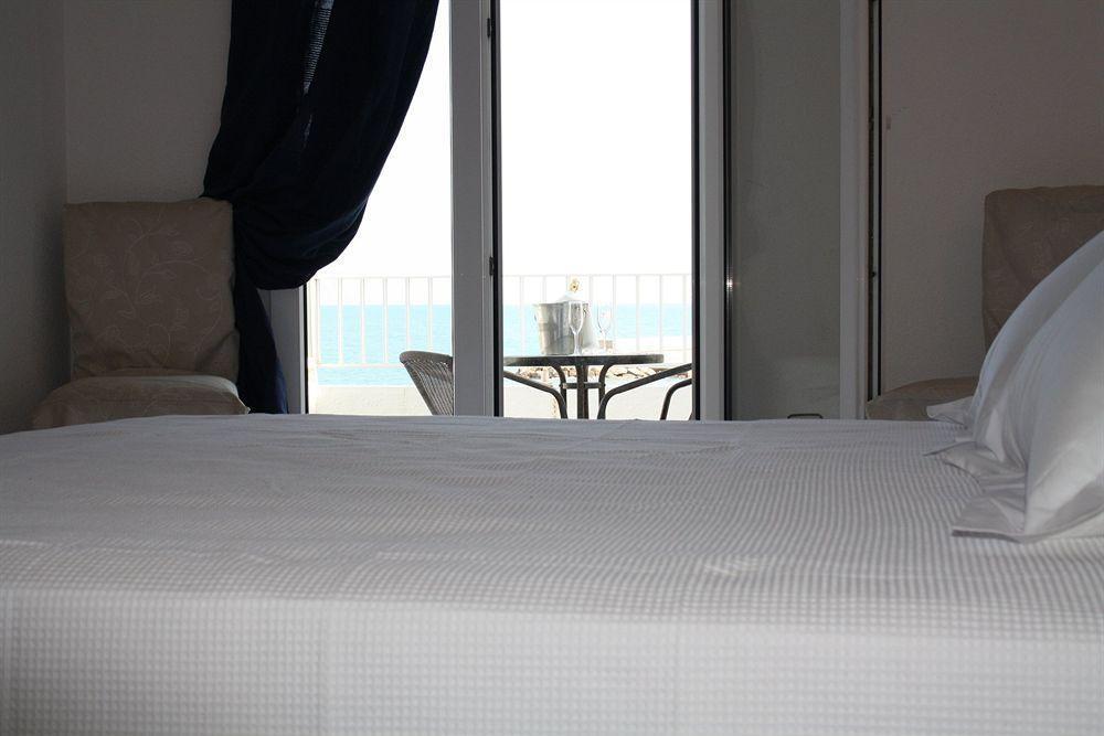 La Gambina Hotel Colera Bagian luar foto