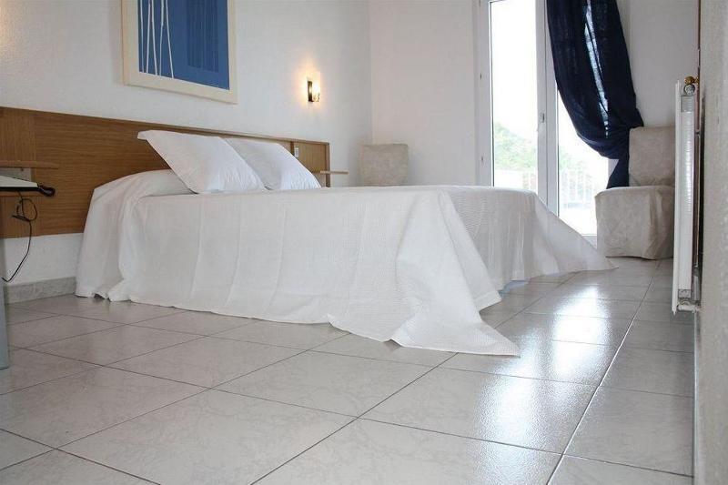 La Gambina Hotel Colera Bagian luar foto